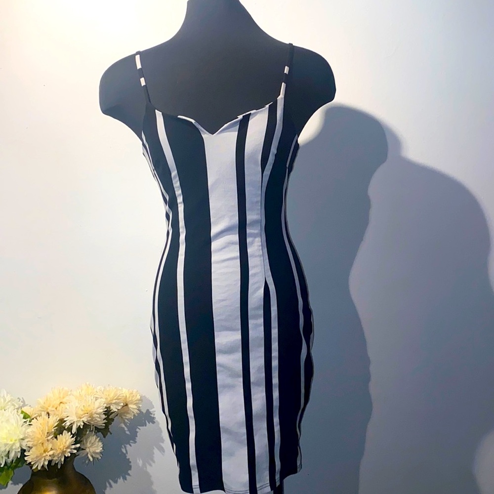 Black and White stripped cocktail midi dress